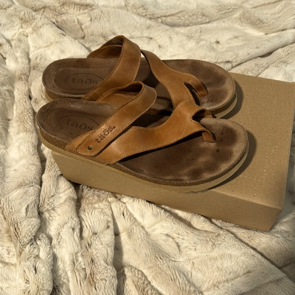 Taos sandal
